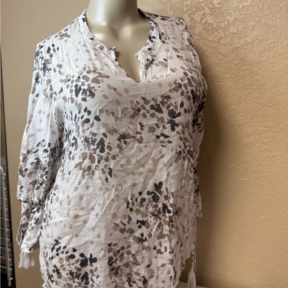 Women's White and Brown Patterned Top with open sleeves.